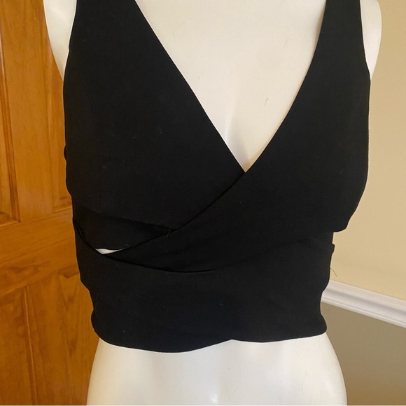 Guess Black Women’s Zip Up Crop Top - Picture 4 of 6